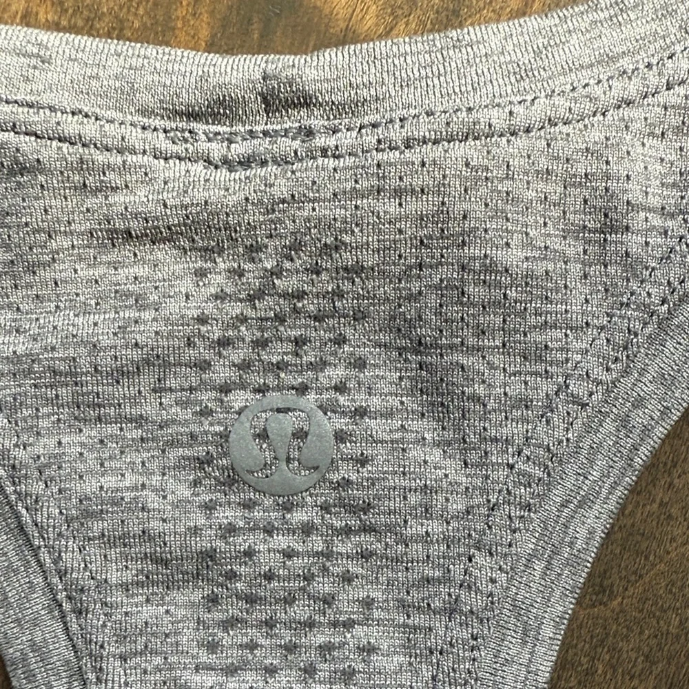 Lululemon Athletica Swiftly Light Gray Tank Top waist length - Picture 2 of 11